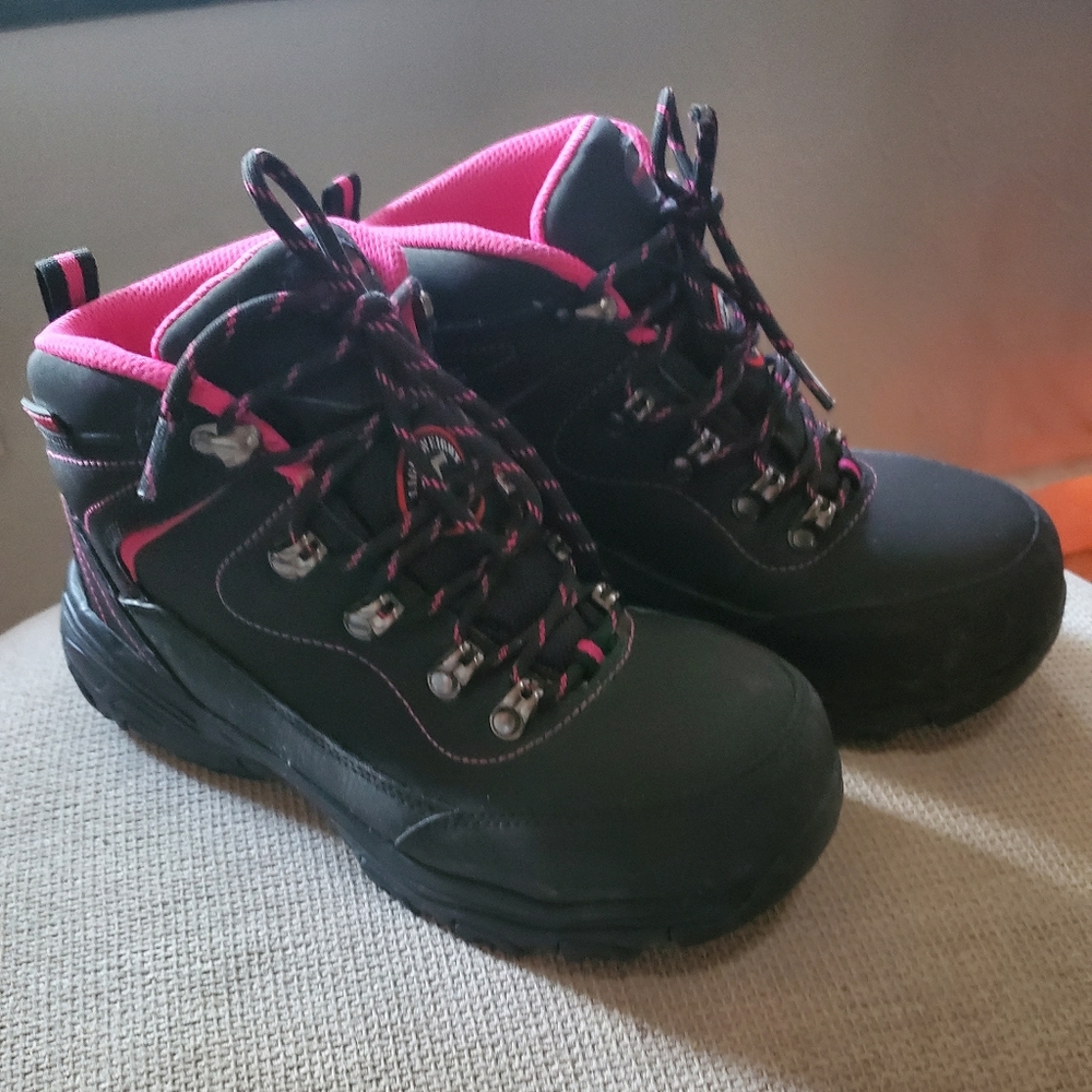 🥾 Skechers Work Boots